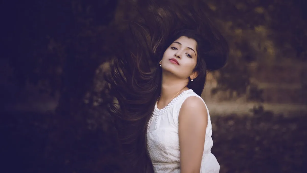 3 Zodiac Signs Hoping to Fall in Love at First Glance
