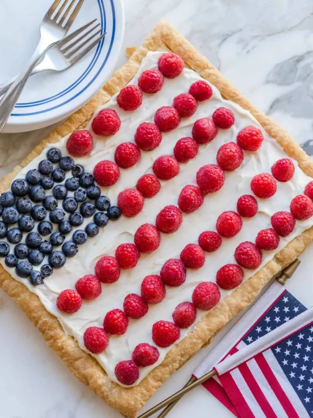 Easy Berry Puff Pastry Tart – Patriotic Dessert