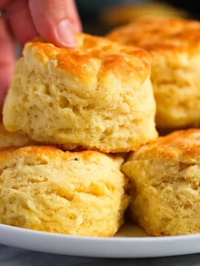 Easy Fluffy Homemade Biscuits • Only 6 Ingredients