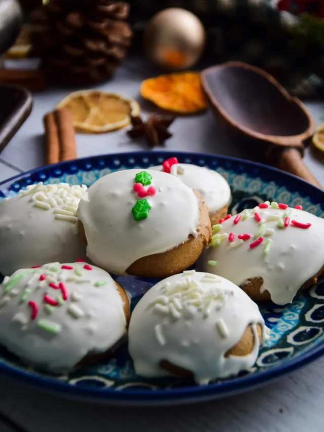 Soft Gingerbread Pryaniki Cookies Recipe